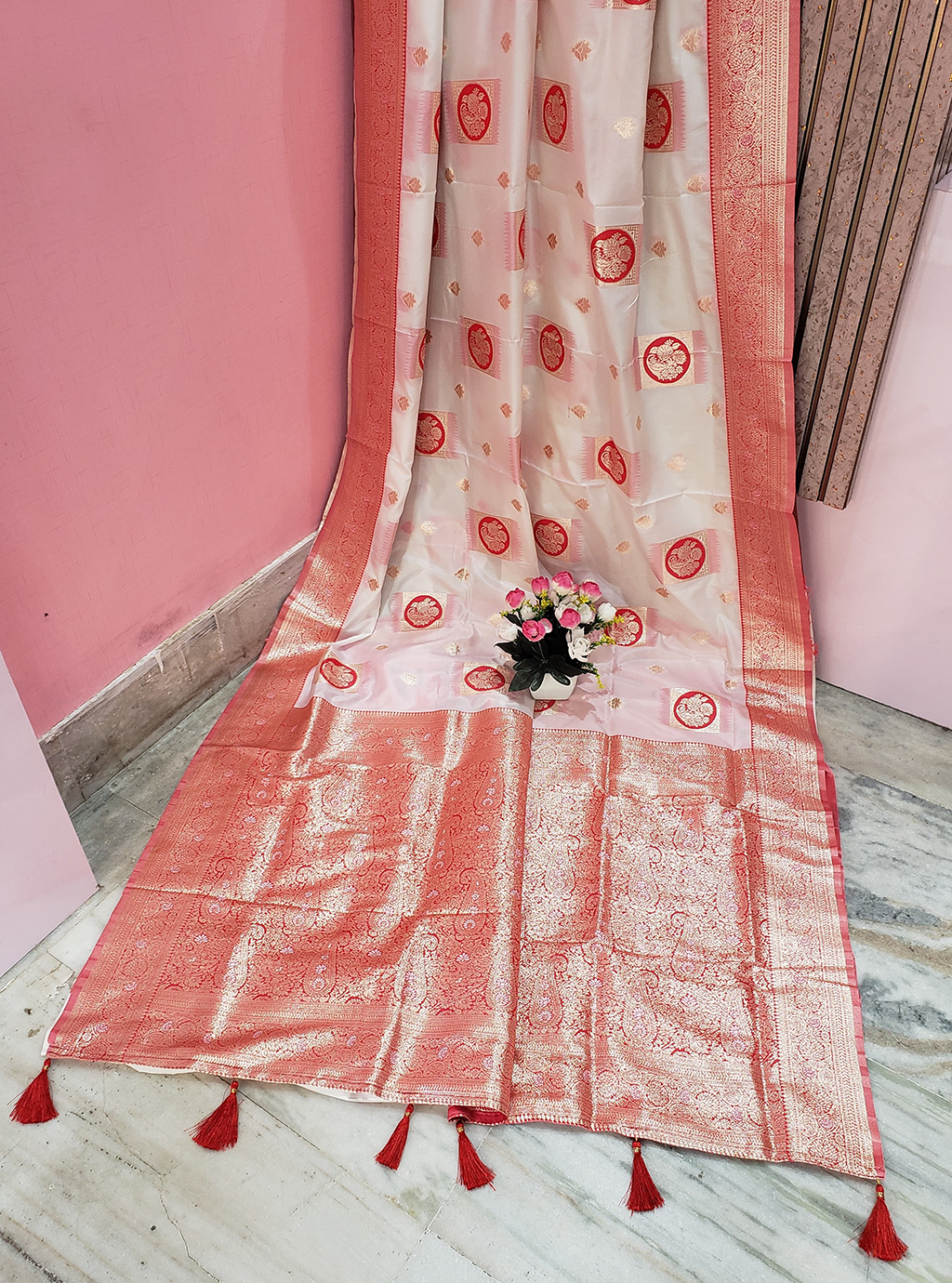 Red & White Bapta Tussar Saree