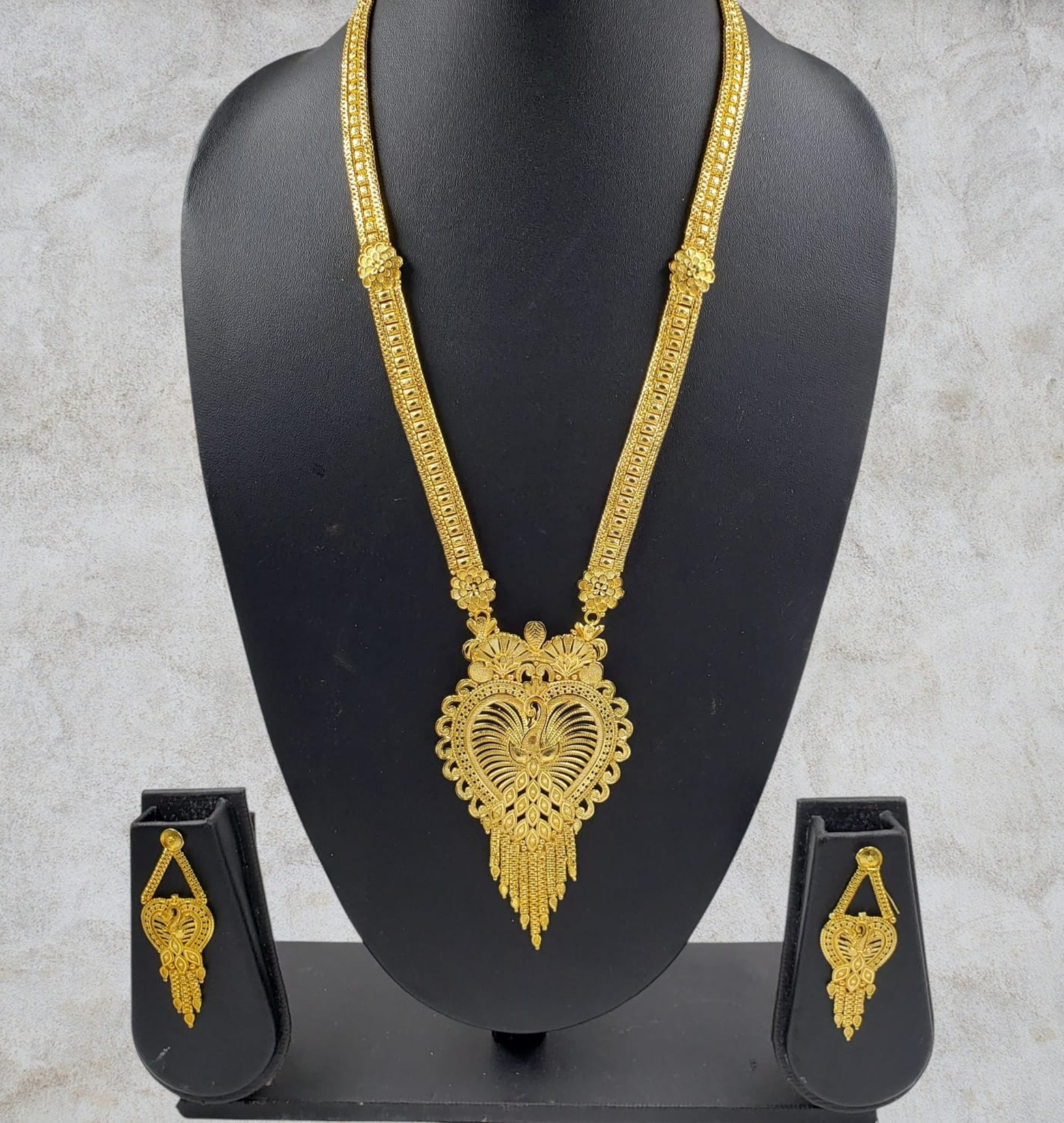 Gold Polish Necklace Set