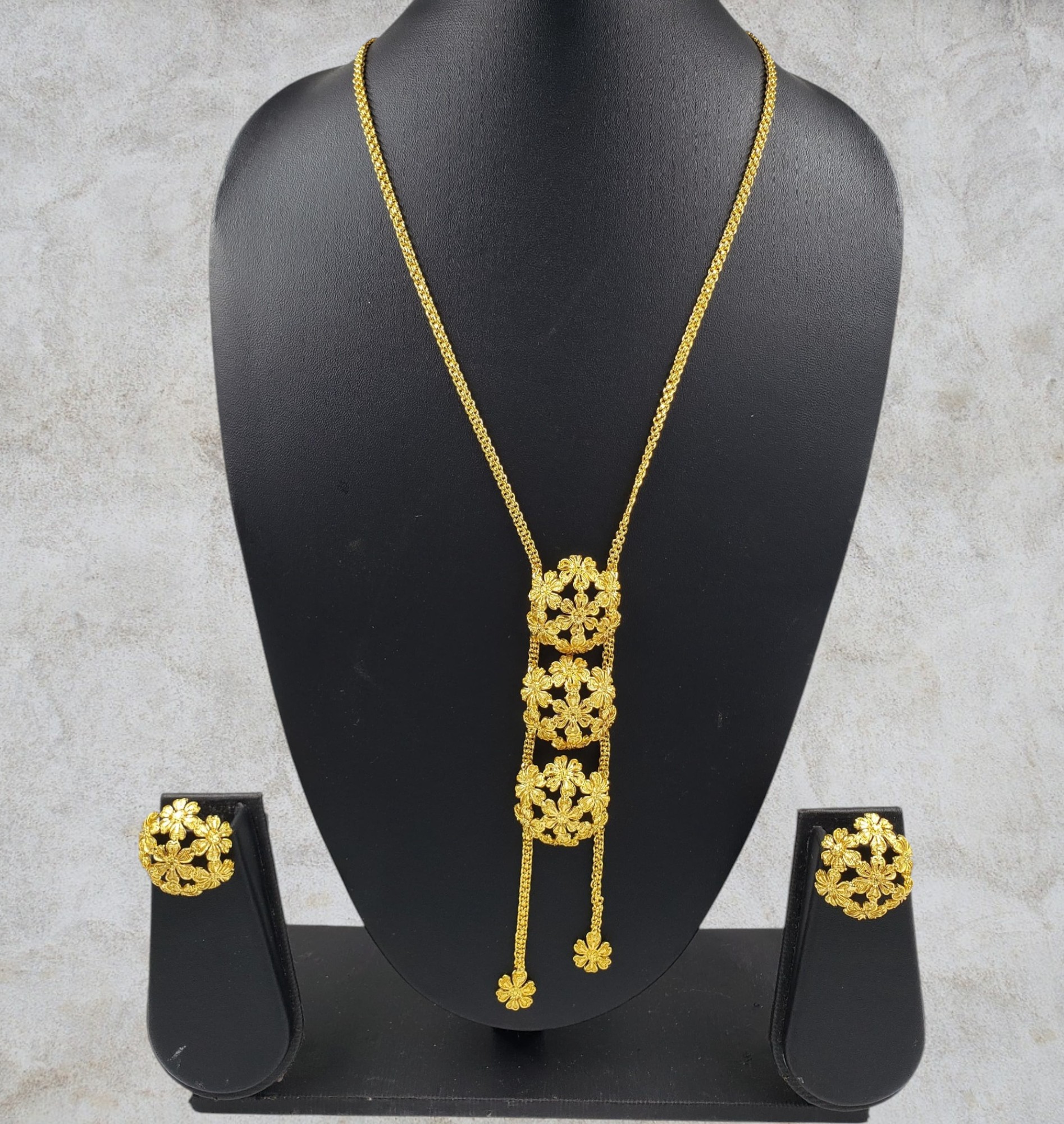 Gold Polish Necklace Set